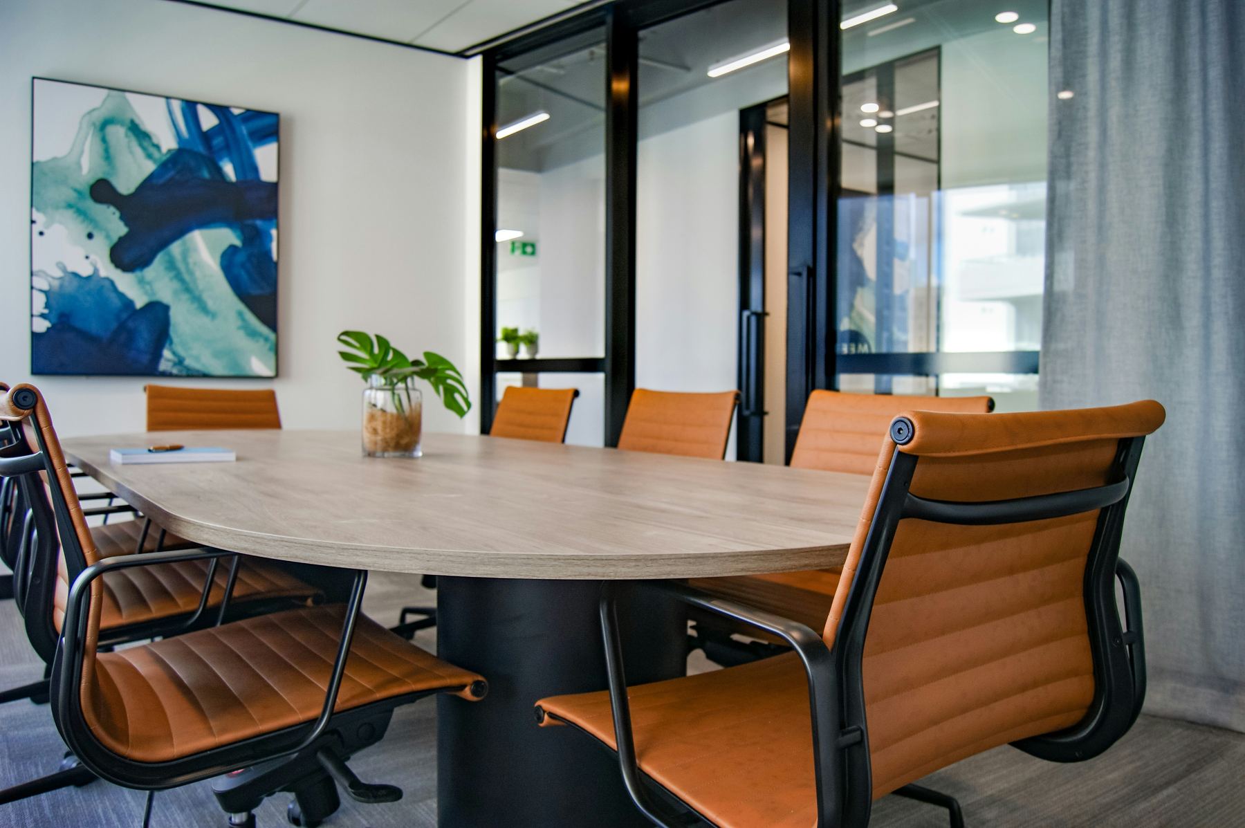 ImmacuClean 513 — modern office conference room